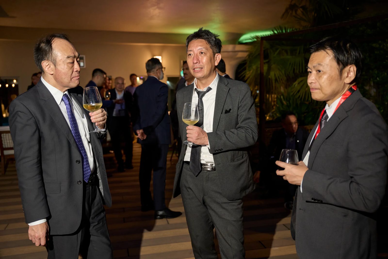 Participants meeting during the drinks reception